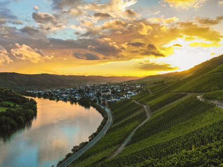 Sonnenuntergang über Kröv