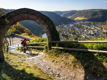 Mountainbike Action am Torbogen in Starkenburg