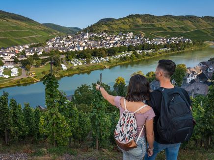 aussicht-kövenig-enkirch-wohnmobilstellplatz-anderer Aussicht Kövenig nach Enkirch