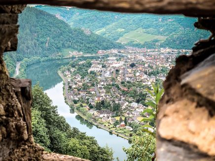 schöne-aussicht-starkenburg-blick-traben-trarbach Schöne Aussicht in Starkenburg mit Blick auf Traben-Trarbach